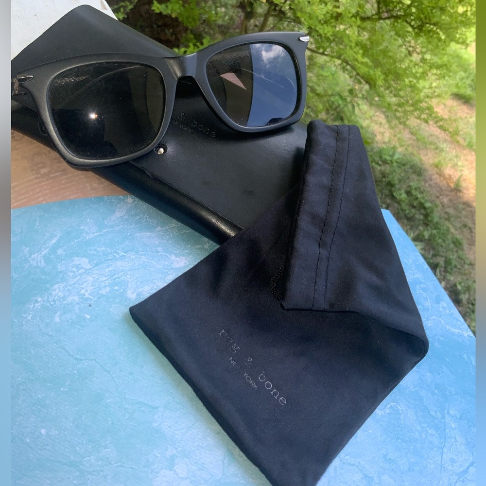 Preloved Rag & Bone Square Black Polarized Men’s Sunglasses w/ Protective Case